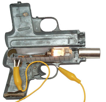 Auto-Magic Projector Pistol with dummy film and
                  lamp on