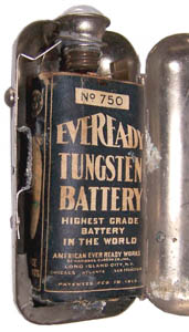 Eveready
                  Clamshell Pocket Flash Light w/ No. 750 Battery
                  Installed