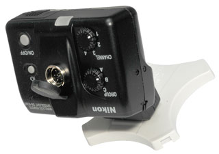 Nikon SB-R200
                  speedlight flash