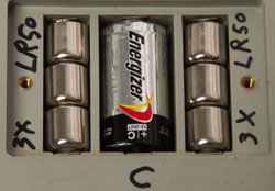 USM-223
                      Multimeter Battery Compartment
