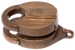 Yale 1625 Padlocks
                      with & without chain loop