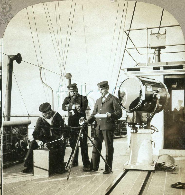 Mk3
                Heliograph being used on a ship