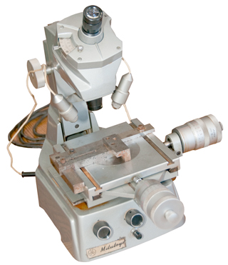 Mitutoyo Toolmakers Measuring Microscope
                      176-134
