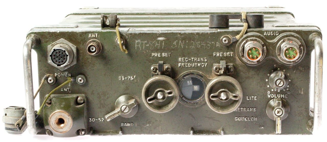 Hare Tegn et billede Interpretive PRC-77 Back Pack Squad Radio