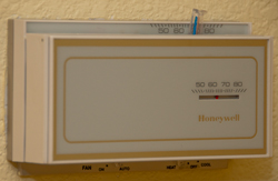 Honeywell T8195b
                  Thermostat