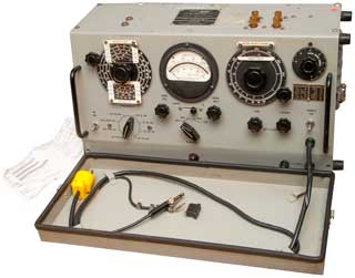 TS-617C/U Q-Meter
                  & Case of Inductors