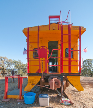 Union Pacific
                Copula Caboose UP25496